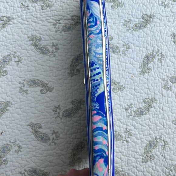 Lilly Pulitzer padded laptop case. - Picture 3 of 6